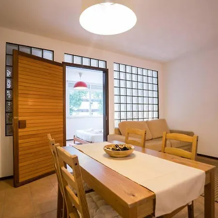 Carcavelos By The Beach
