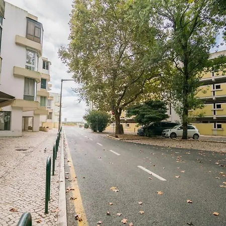 Carcavelos By The Beach Apartment *